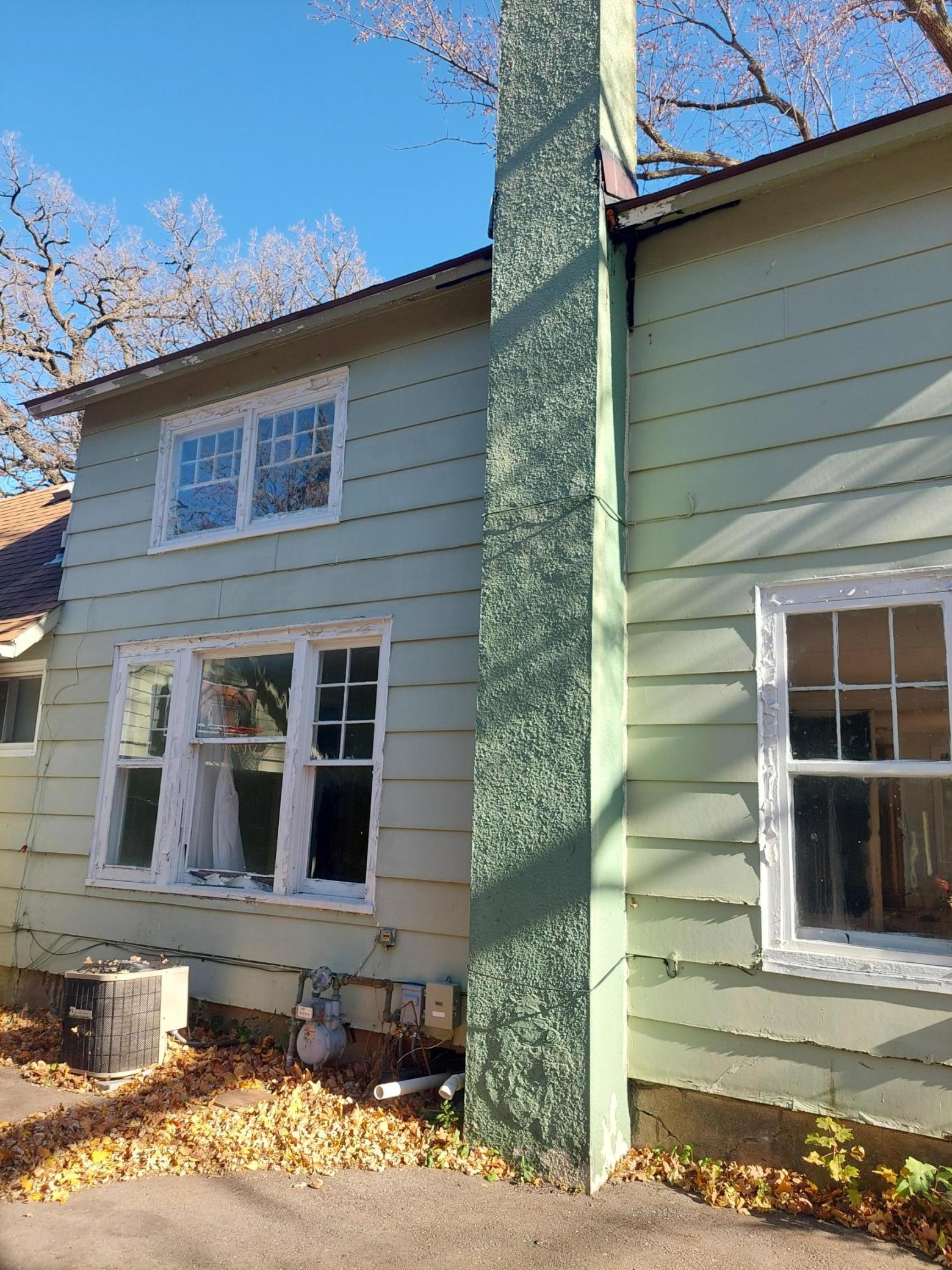 234 E School Street