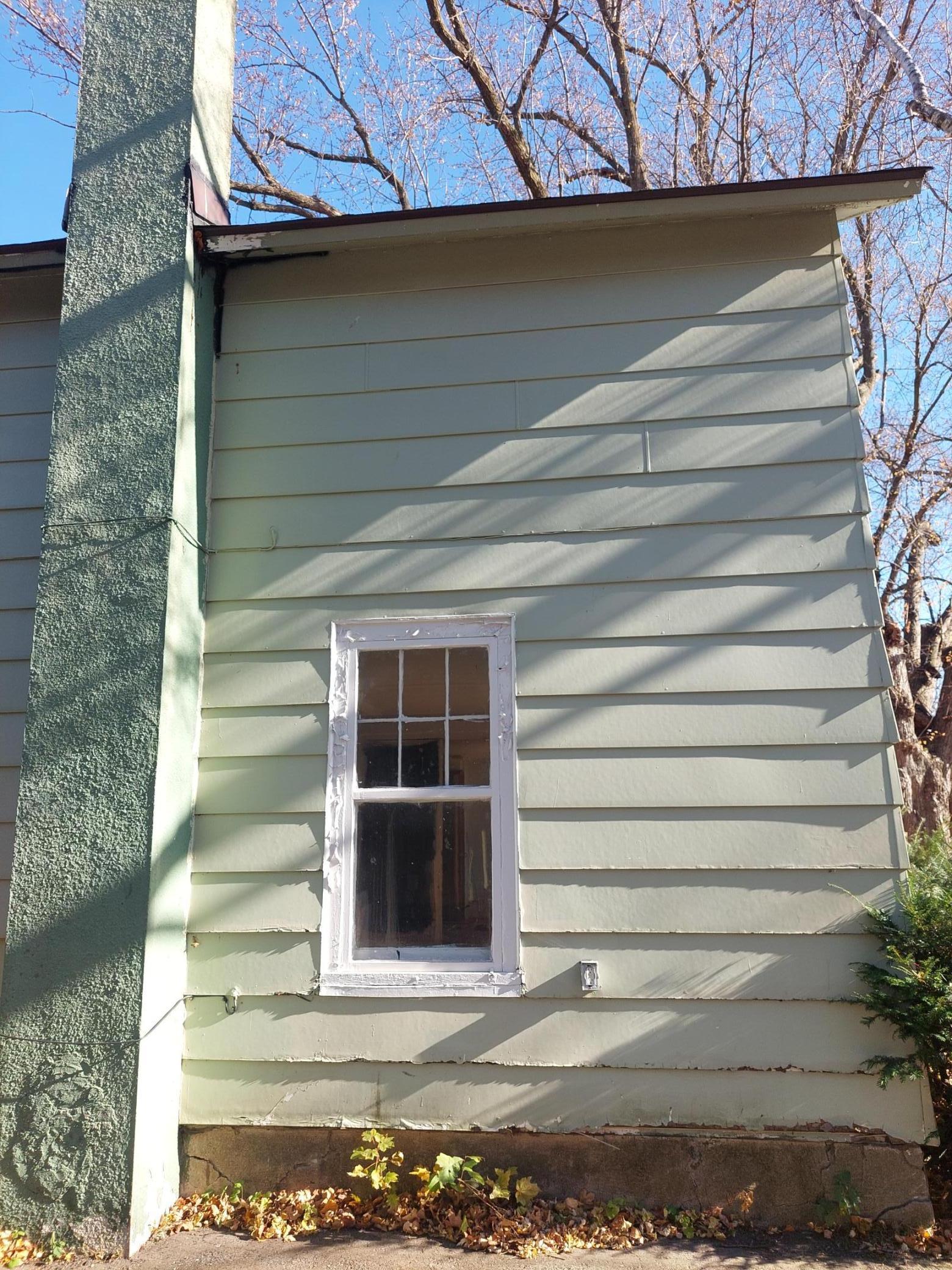 234 E School Street