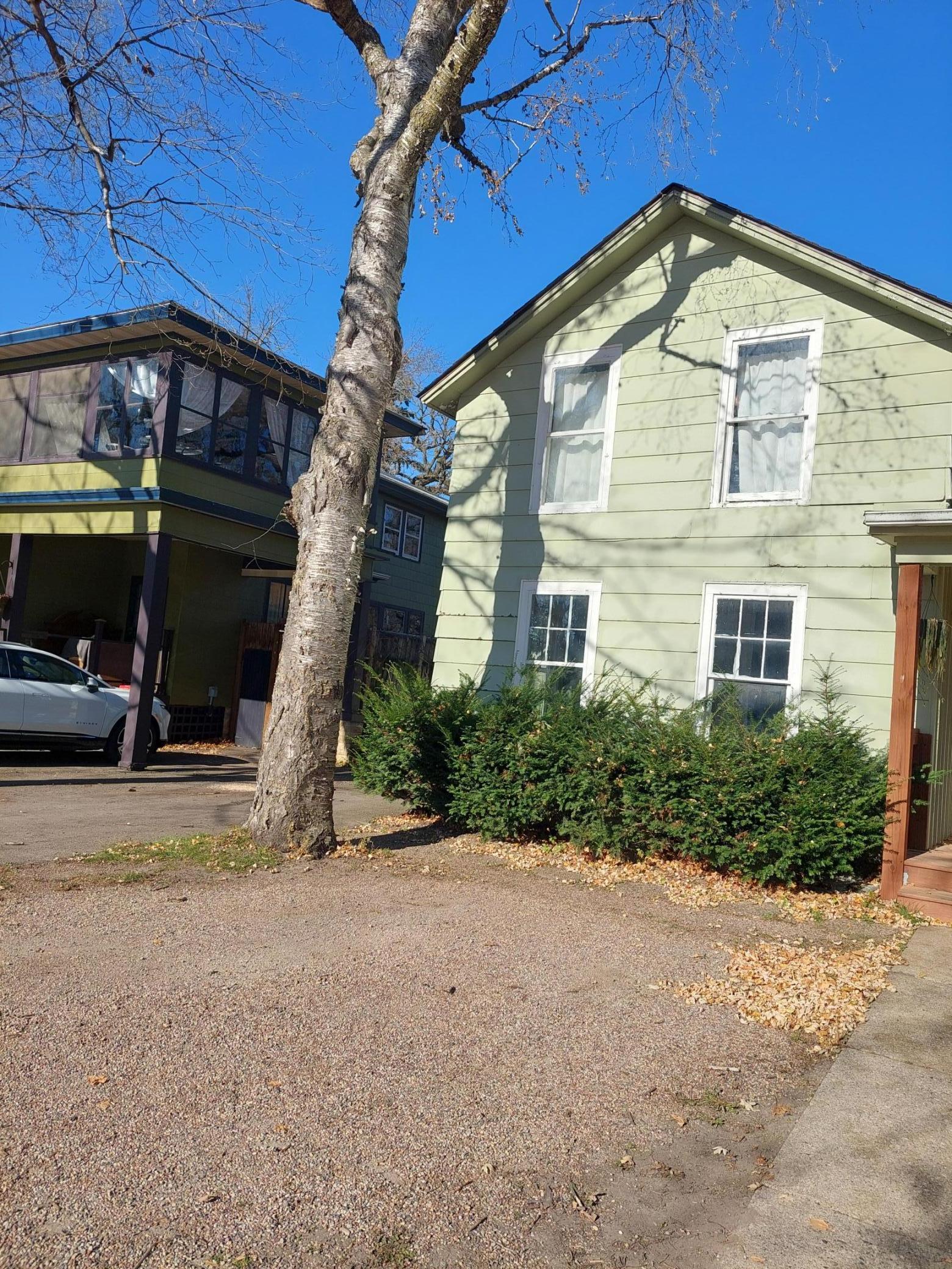 234 E School Street