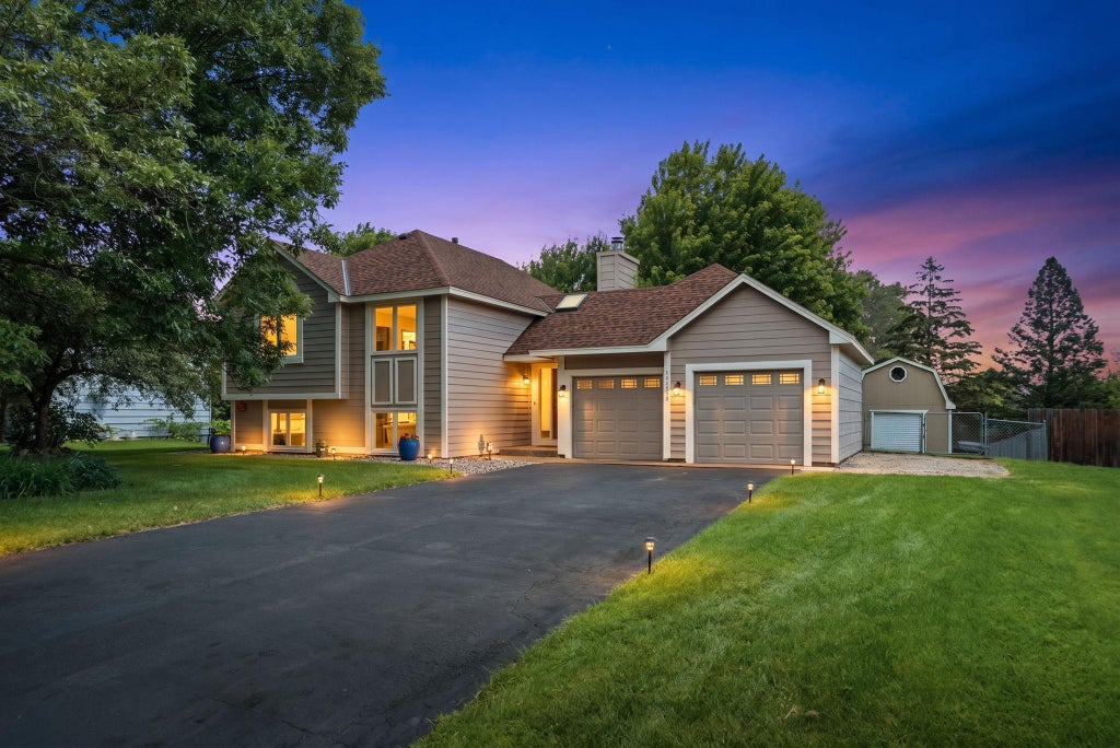 Photo of 12013 Aztec Street NW, Coon Rapids, MN 55433 (MLS # 7099342)