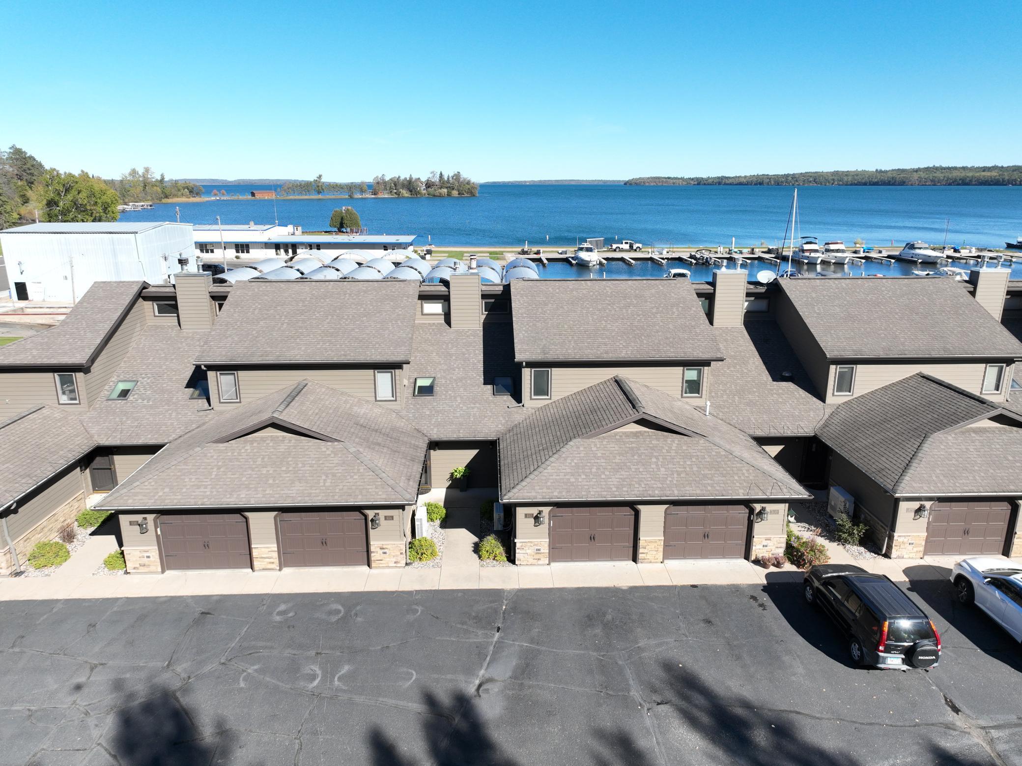 932 Railroad Avenue W