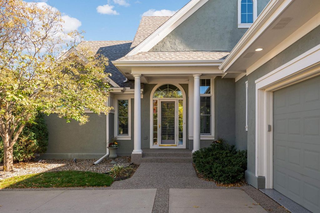 Photo of 1540 Waterford Court, Golden Valley, MN 55422 (MLS # 7047335)