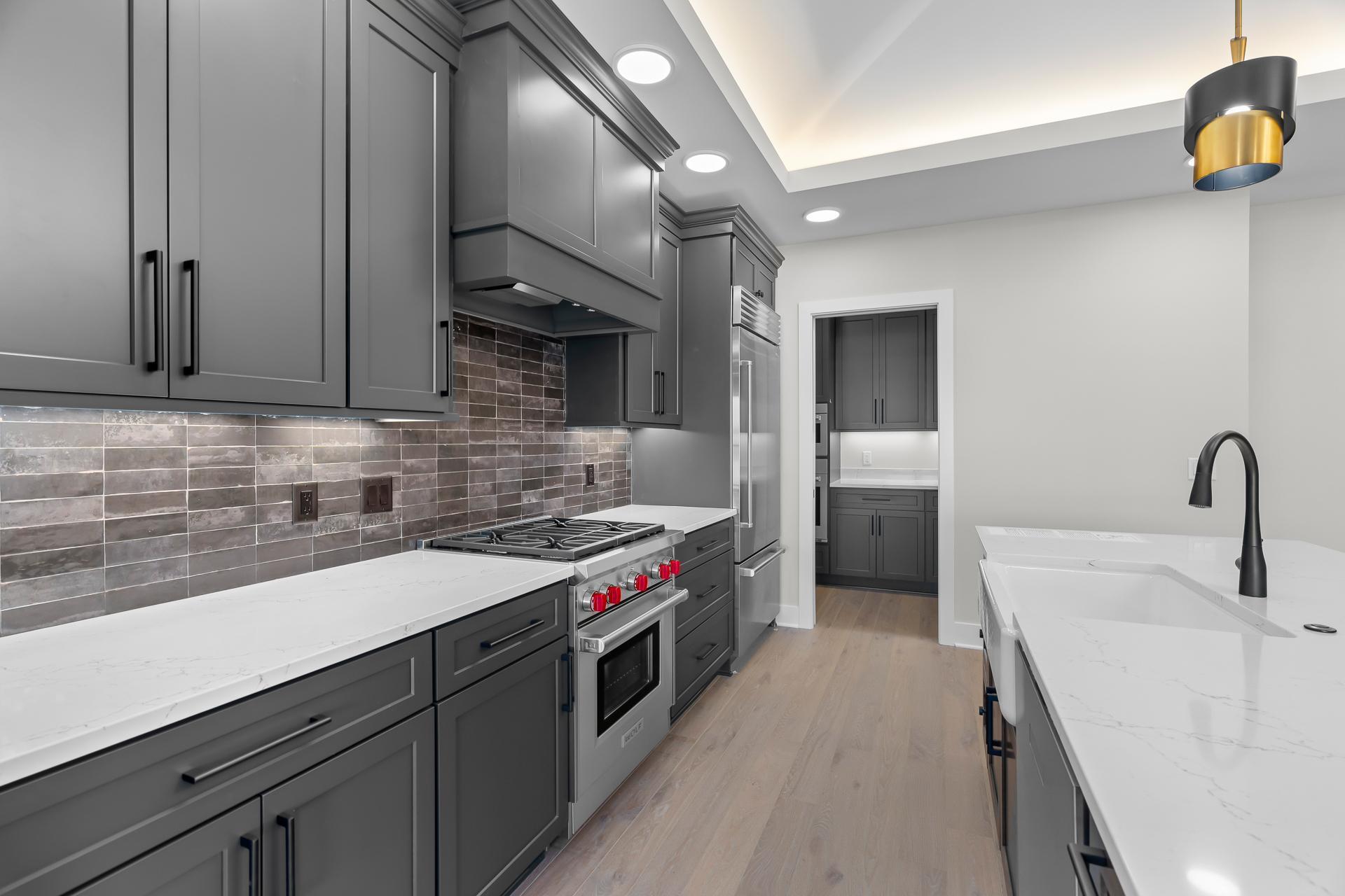1 Hill Farm Road 301
