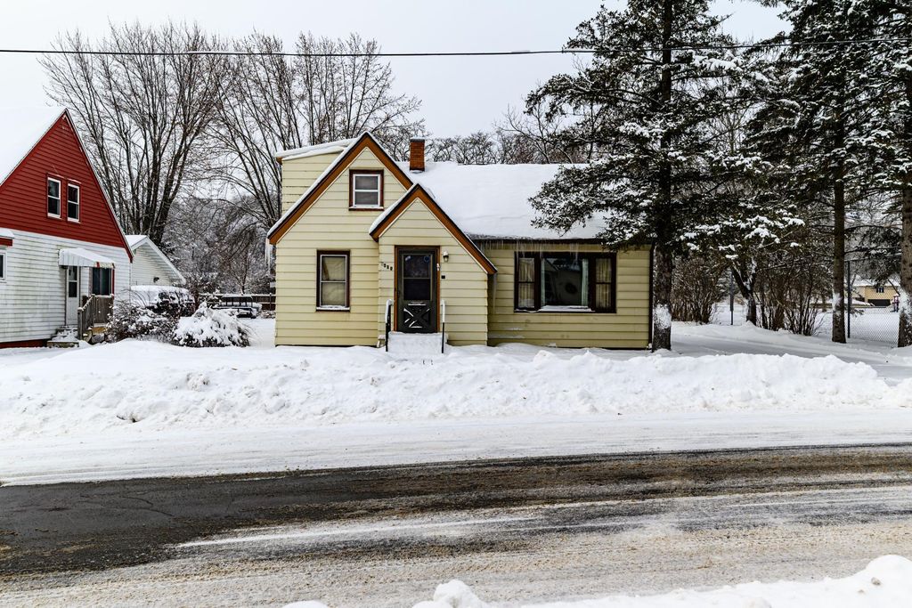 Photo of 1520 9th Street, Eau Claire, WI 54703 (MLS # 7003109)