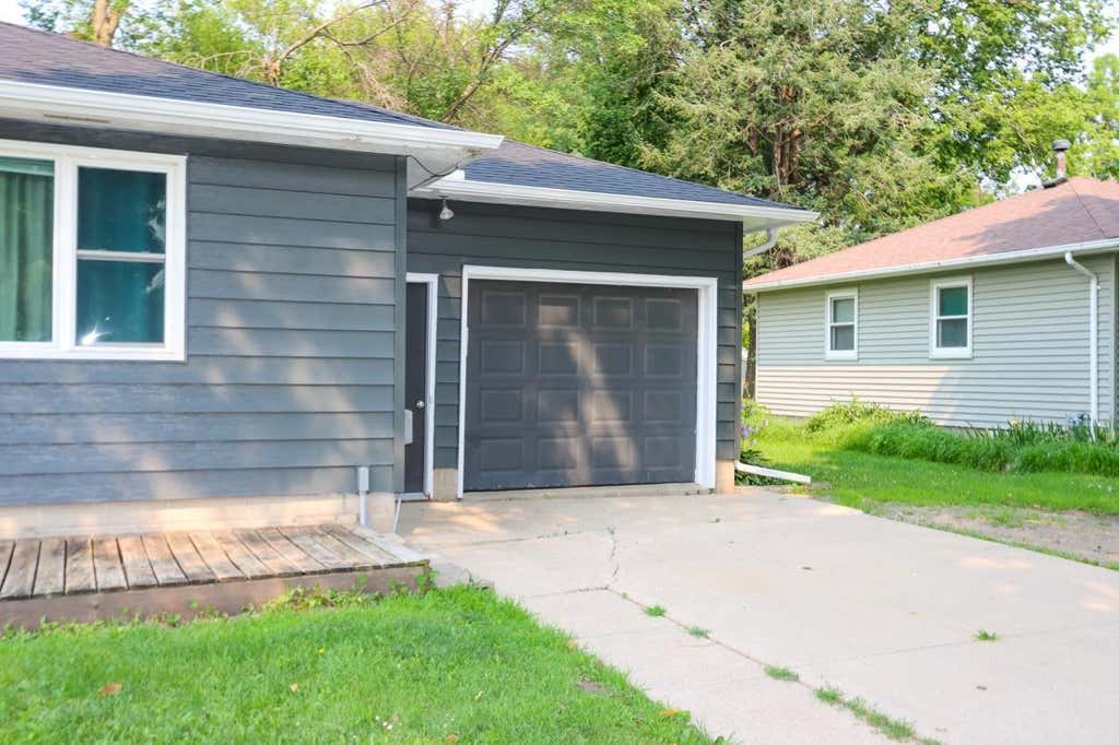 Photo of 916 5th Street SW, Waseca, MN 56093 (MLS # 7117257)