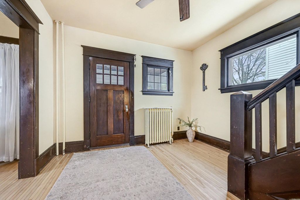 Photo of 1239 Charles Avenue, Saint Paul, MN 55104 (MLS # 6825337)