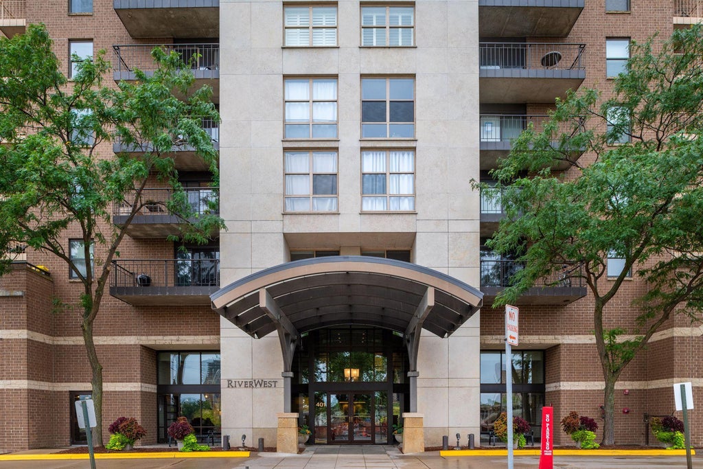 Photo of 401 S 1st Street #1318, Minneapolis, MN 55401 (MLS # 7088475)