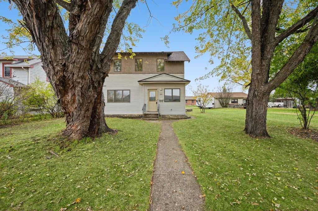 Photo of 620 W 2nd Avenue, Keewatin, MN 55753 (MLS # 7159085)
