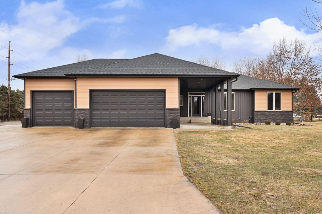 Photo of 1602 26th Street SW, Austin, MN 55912 (MLS # 7023476)