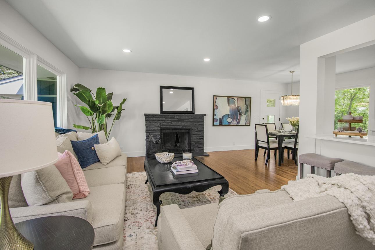 2307 Sherwood Circle