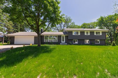 2307 Sherwood Circle Bloomington MN 55431