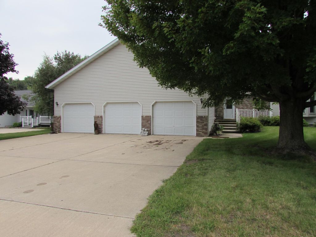 Photo of 1600 S Prairie Avenue, Fairmont, MN 56031 (MLS # 7066860)