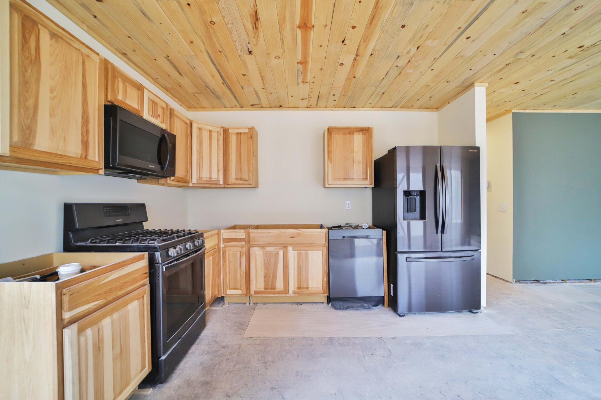 951 Swede Lake Trail SW