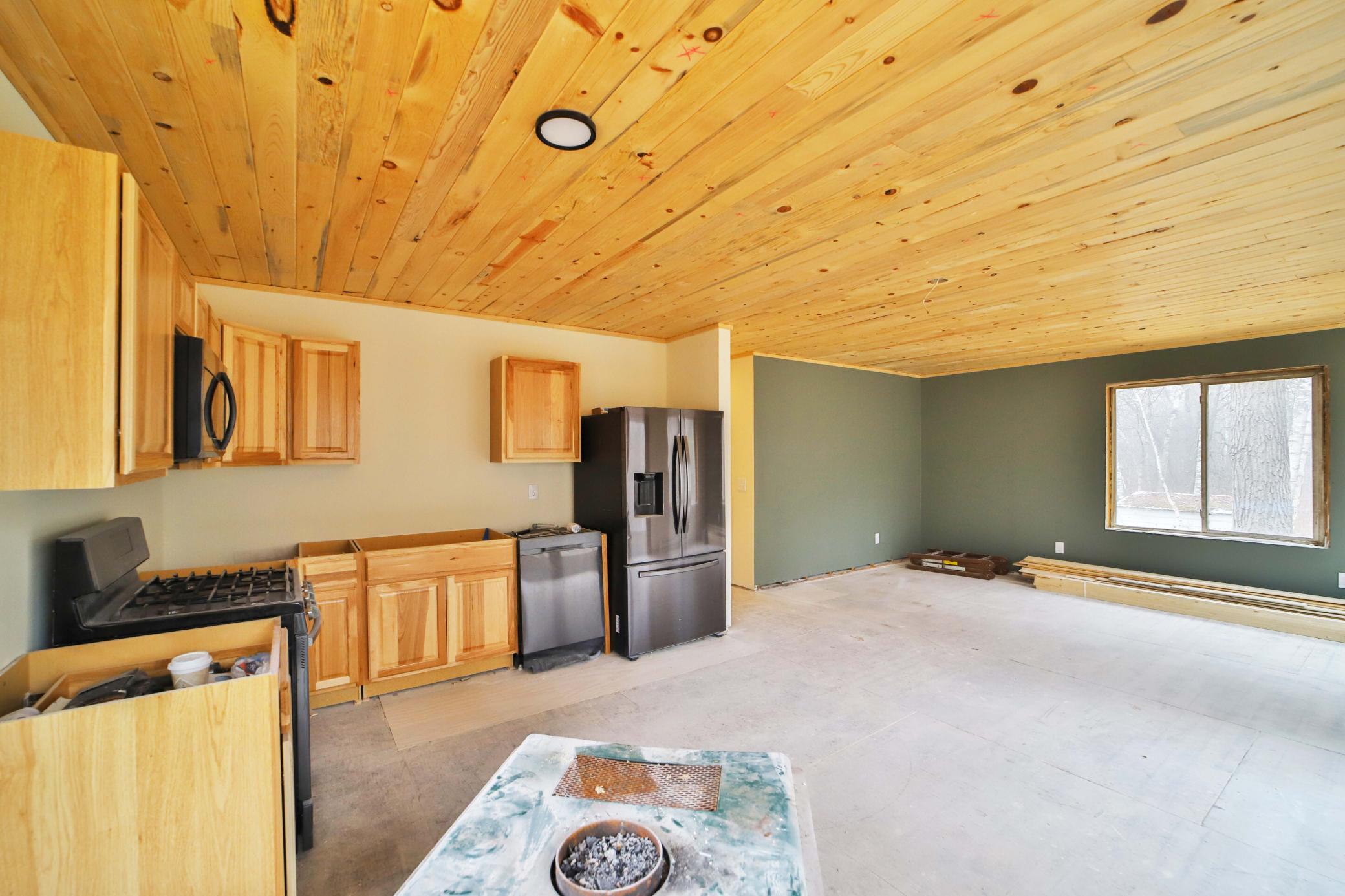 951 Swede Lake Trail SW