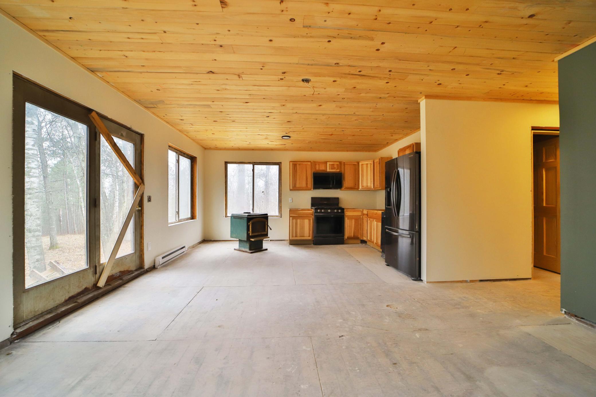 951 Swede Lake Trail SW