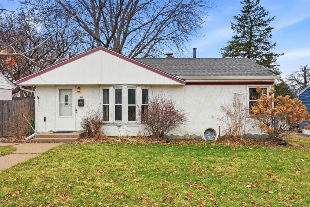 Photo of 821 Howard Street N, Saint Paul, MN 55119 (MLS # 7048881)