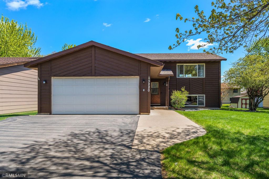 Photo of 3220 Marlin Avenue, Vadnais Heights, MN 55127 (MLS # 7072012)