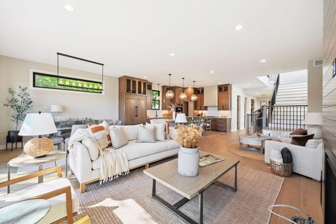 3061 Lake Shore Boulevard Minnetonka MN 55391