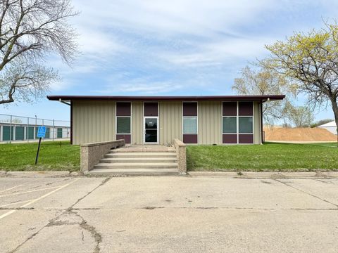Photo of 800 W College Drive, Marshall, MN 56258 (MLS # 6652458)