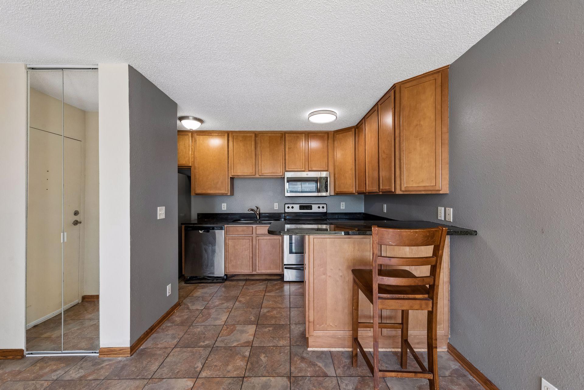 1800 Lasalle Avenue 101