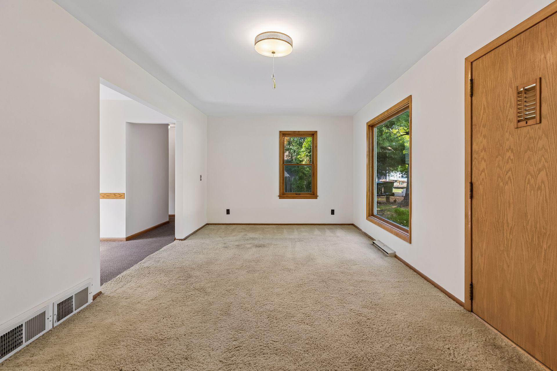8080 Groveland Road