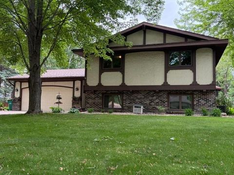 Photo of 725 S Gilman Avenue, Litchfield, MN 55355 (MLS # 7084590)
