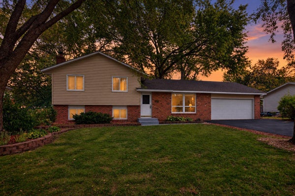 10204 VALLEY FORGE LN N, MAPLE GROVE, MN 55369 - Image 0e8473bb63243a9298b2b2d8dd5f9278/795661709