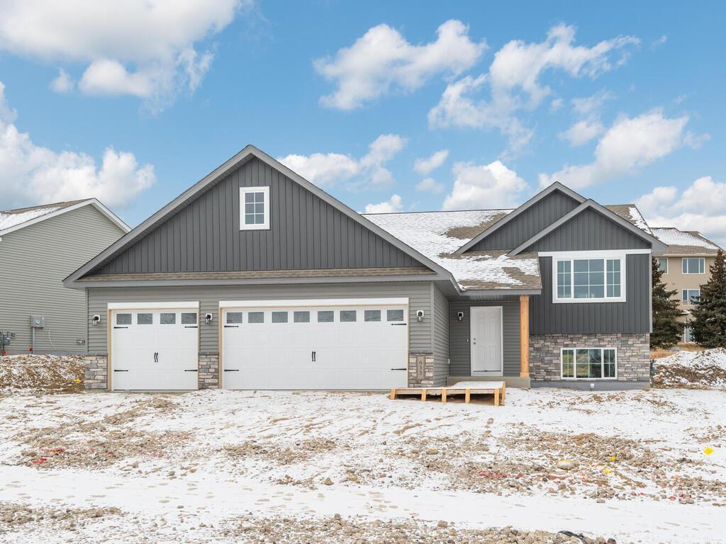 633 Hawthorne Lane