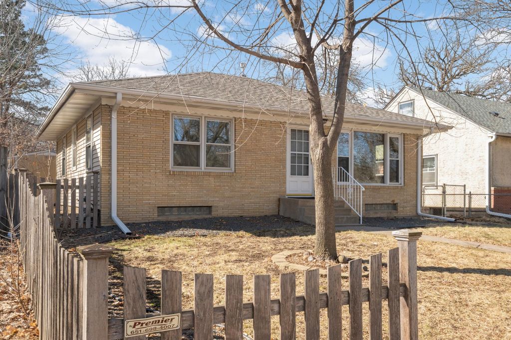 Photo of 1099 Kingsford Street, Saint Paul, MN 55106 (MLS # 7019771)