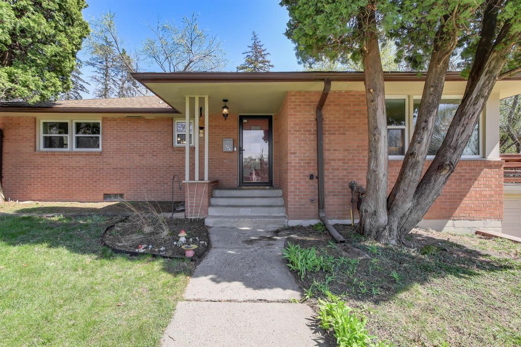 Photo of 1082 Prior Avenue S, Saint Paul, MN 55116 (MLS # 7040738)
