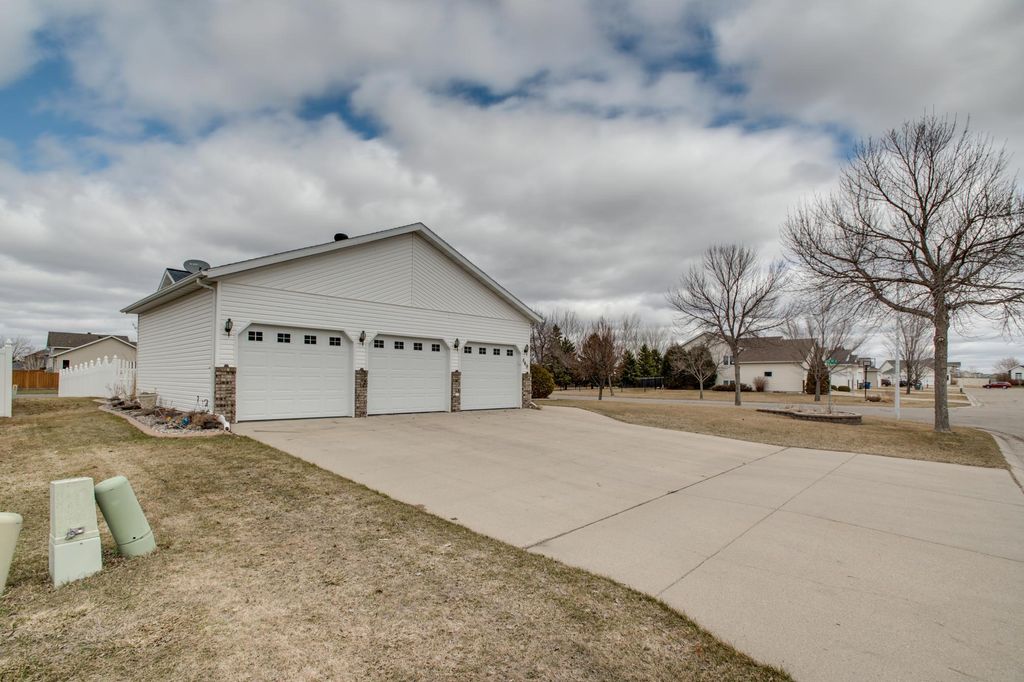 Photo of 560 41st Avenue S, Moorhead, MN 56560 (MLS # 7047588)