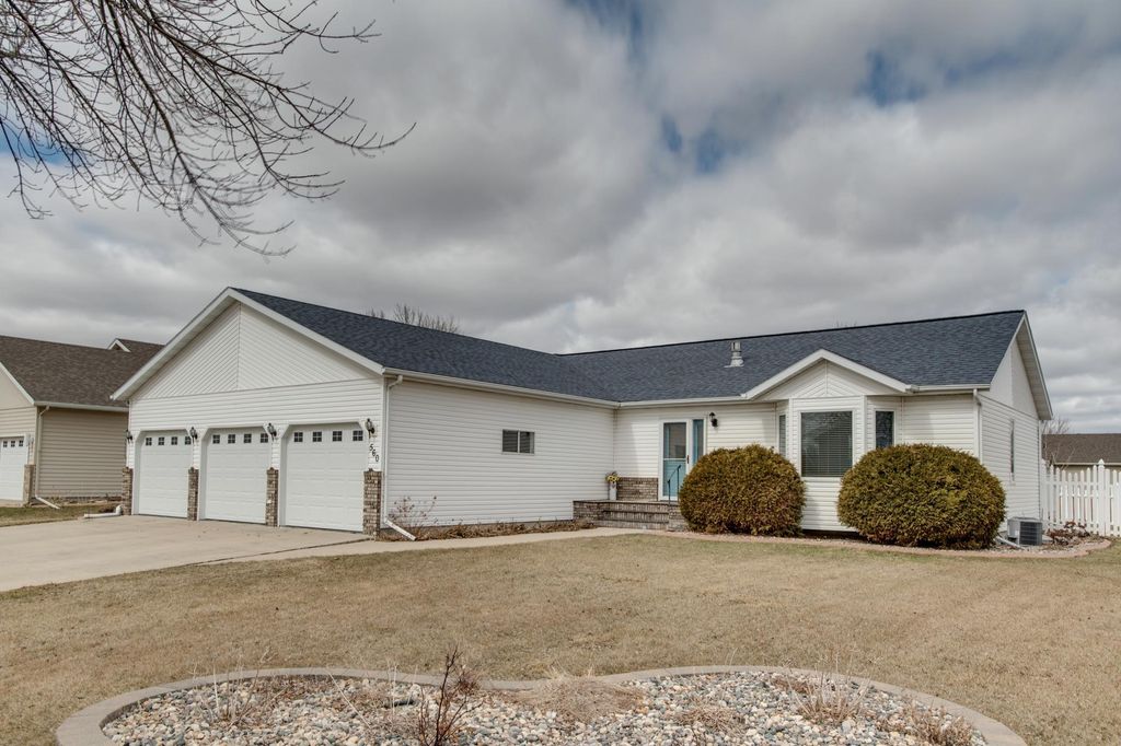 Photo of 560 41st Avenue S, Moorhead, MN 56560 (MLS # 7047588)