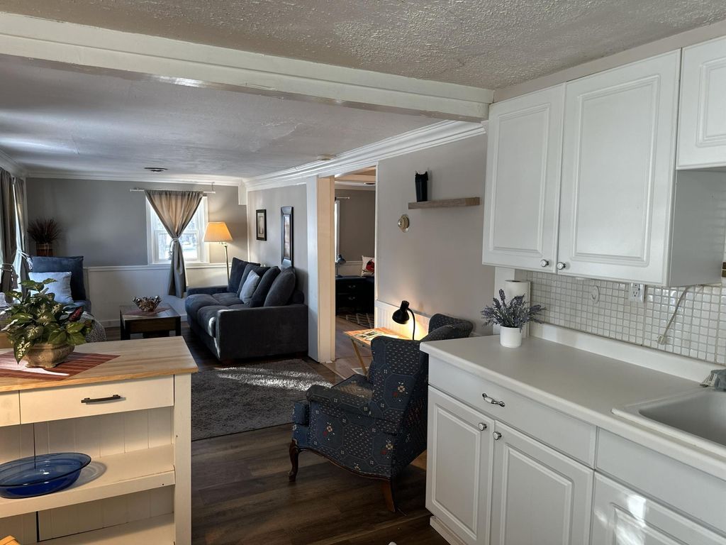 Photo of 160 W 84th Street, Bloomington, MN 55420 (MLS # 7018797)