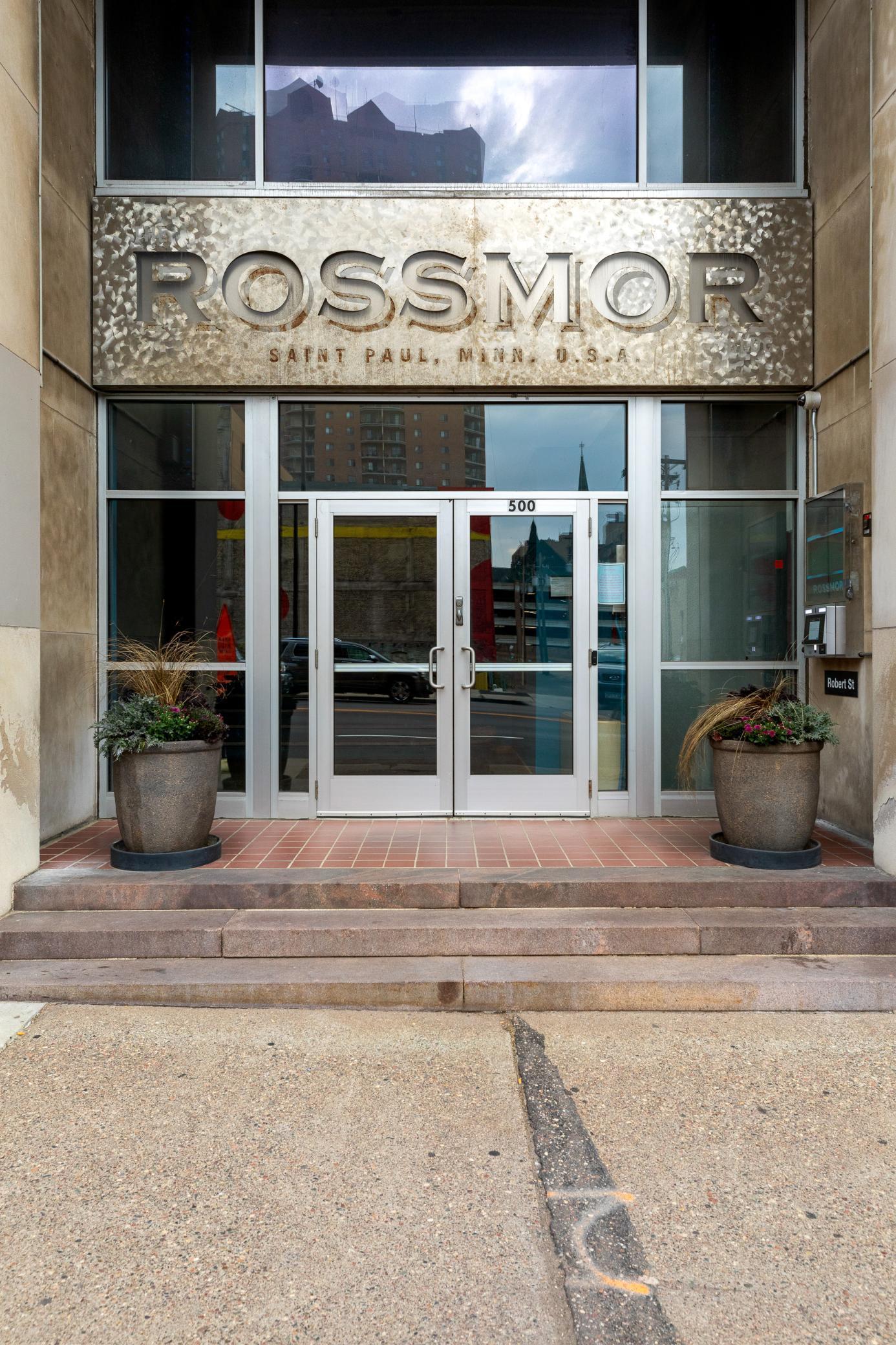 500 Robert Street N 604