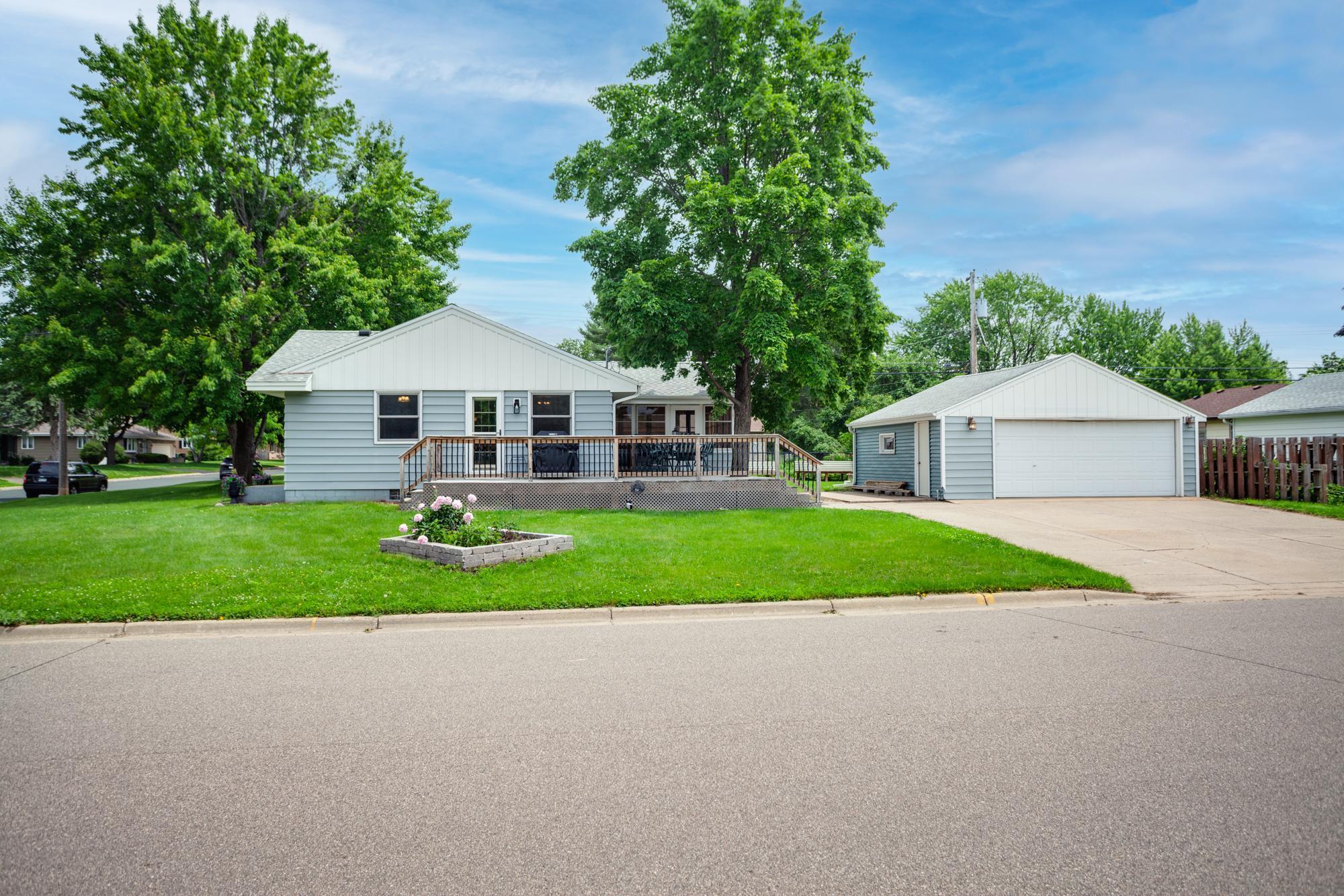 700 Kennaston Drive NE