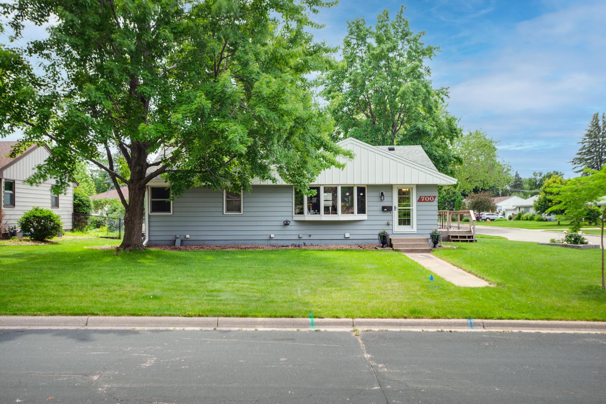 700 Kennaston Drive NE