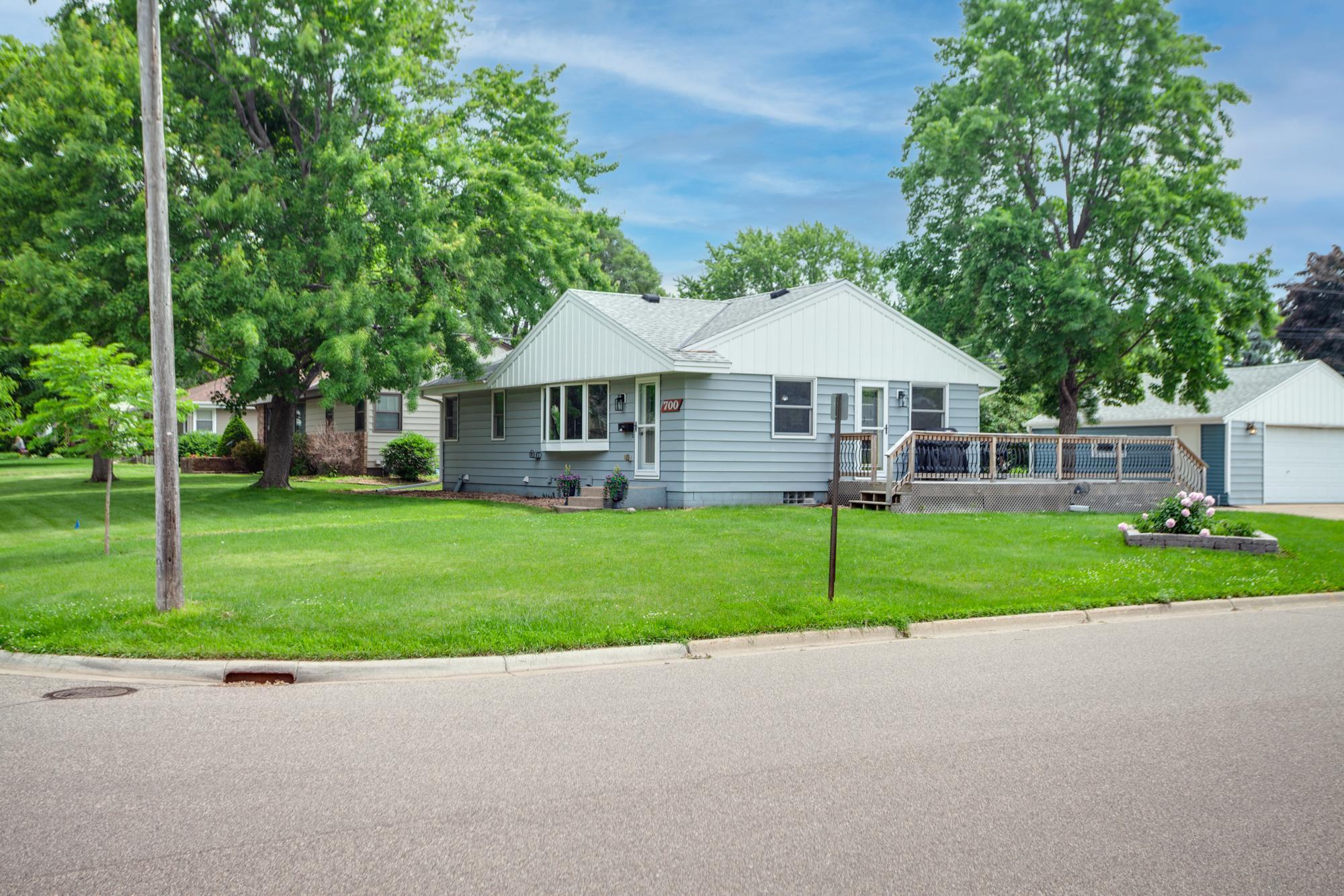 700 Kennaston Drive NE