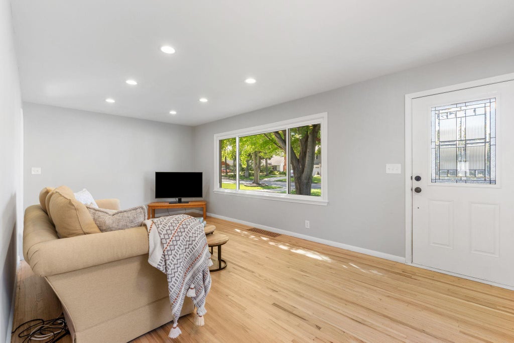 Photo of 3413 Boone Avenue S, Saint Louis Park, MN 55426 (MLS # 7147549)