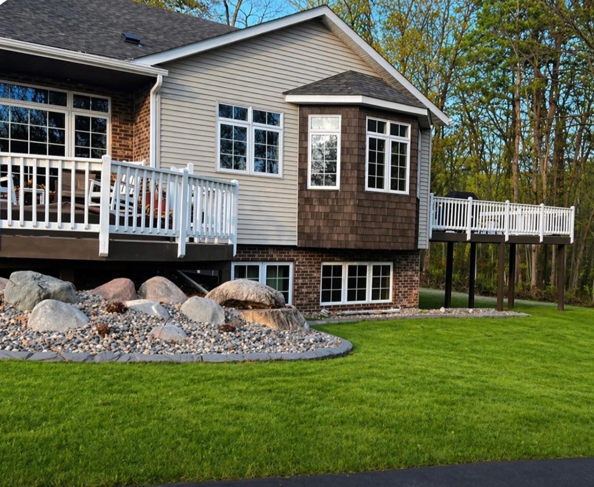 10813 Steamboat Loop NW