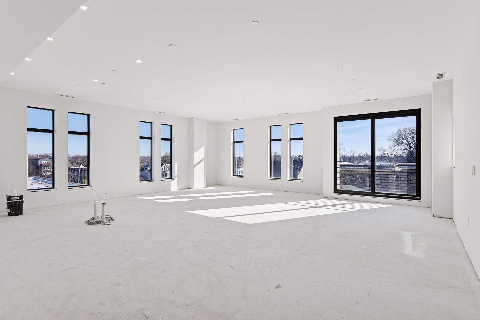 3041 Holmes Avenue S 402