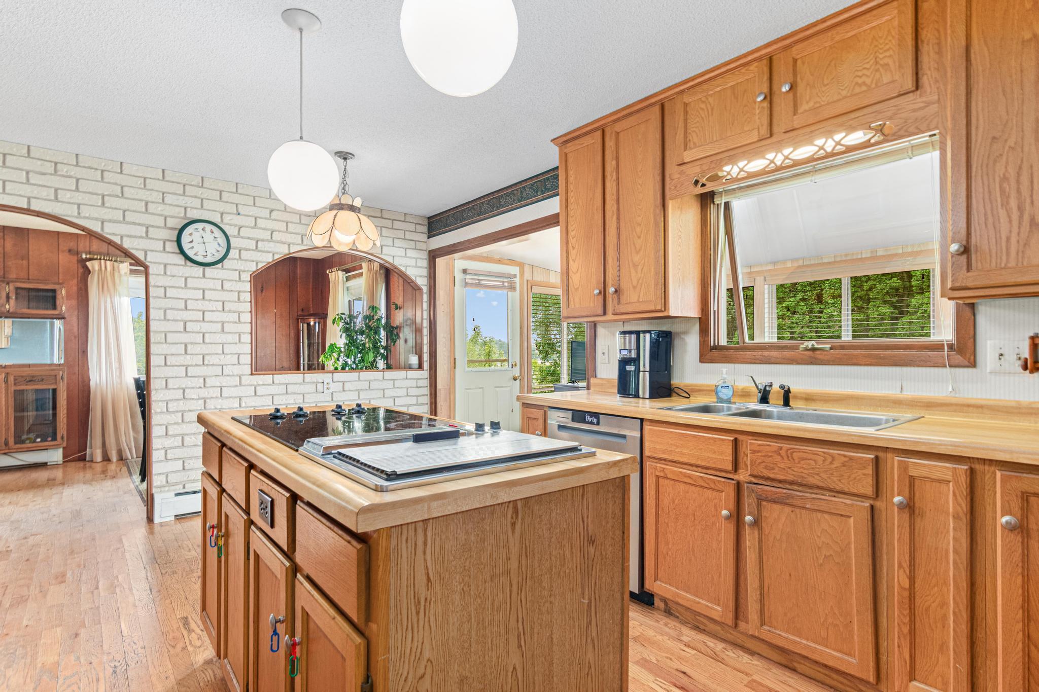 432 Mccarrons Boulevard S