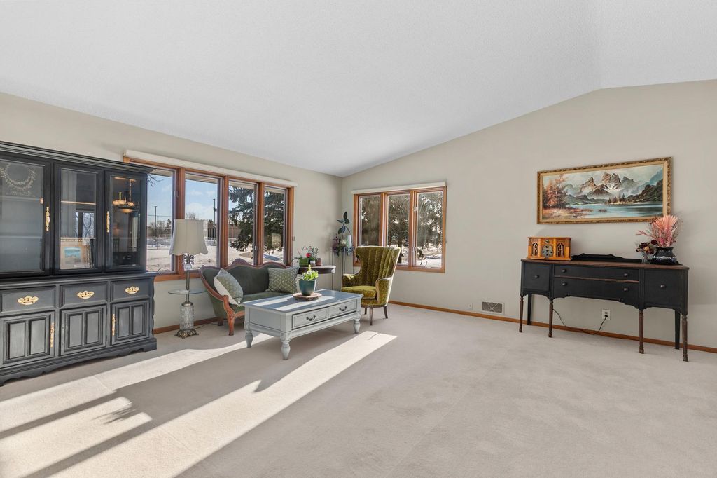 Photo of 1887 Lakewood Drive N, Maplewood, MN 55109 (MLS # 7001920)