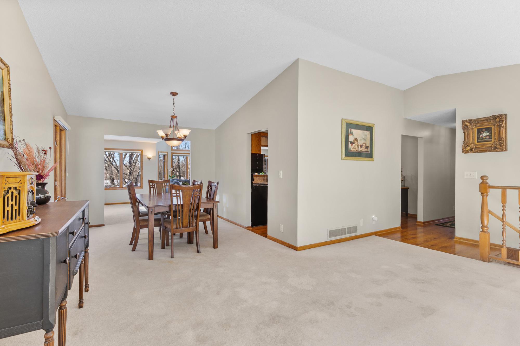 1887 Lakewood Drive N