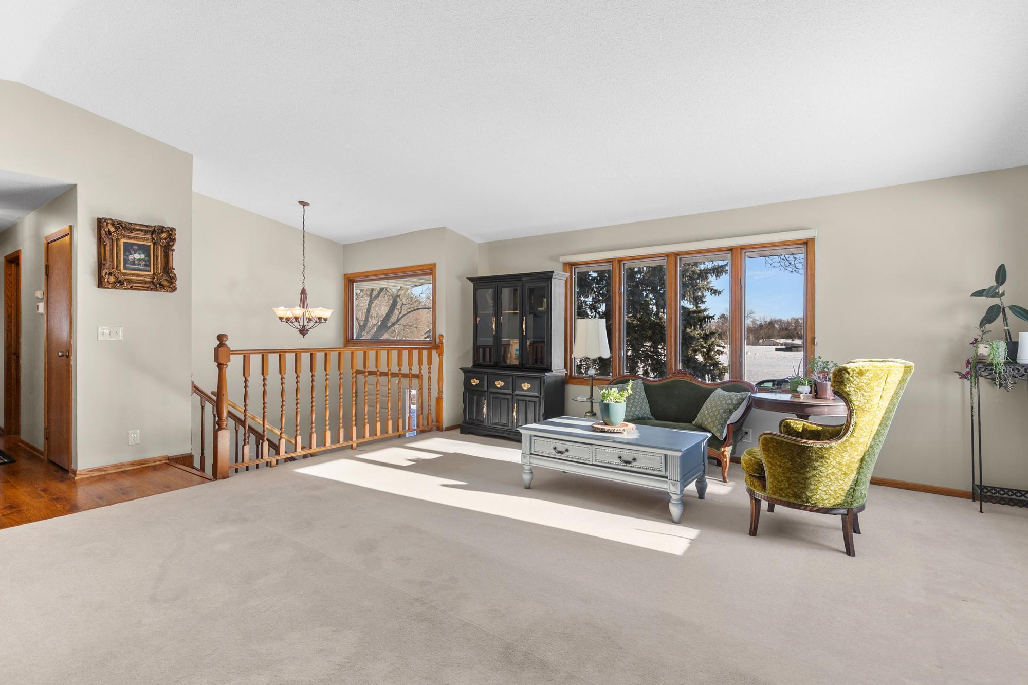 1887 Lakewood Drive N