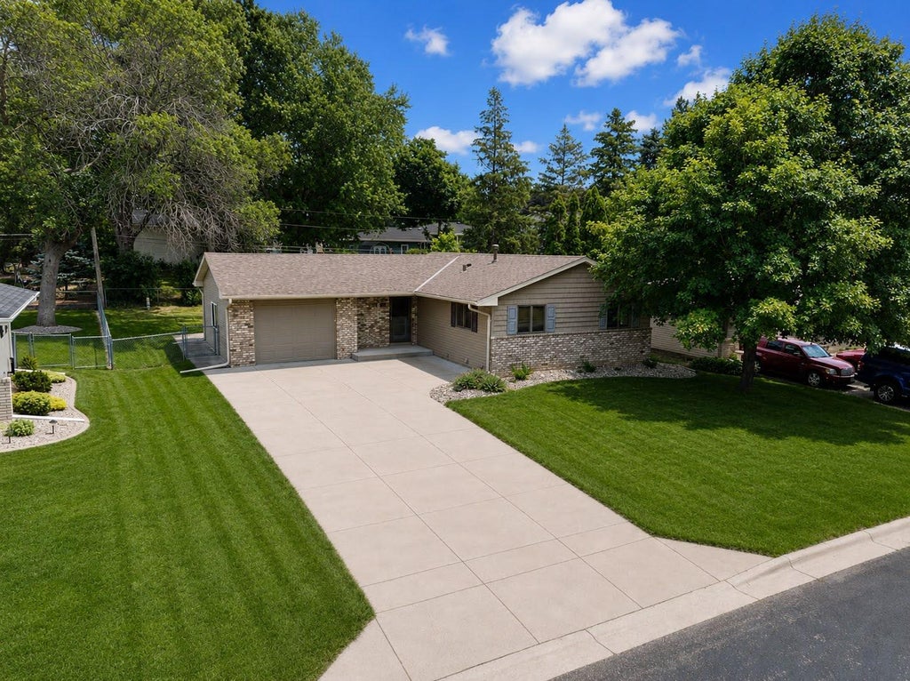 Photo of 1381 Woodhill Drive, Woodbury, MN 55125 (MLS # 7163785)