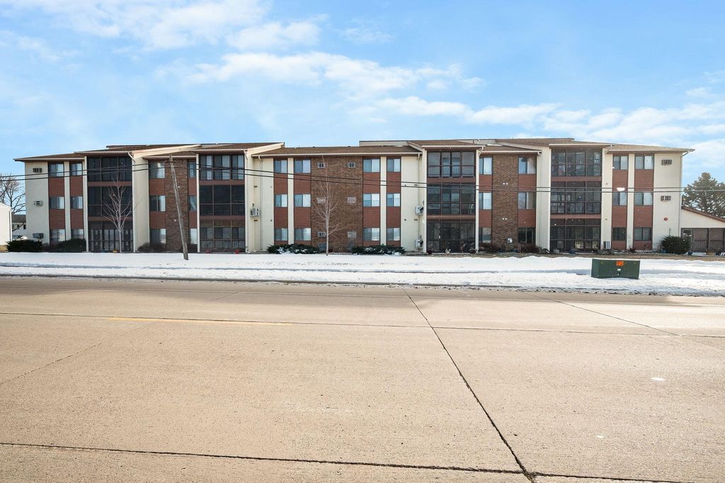 Photo of 2679 Albion Avenue #208, Fairmont, MN 56031 (MLS # 7004806)