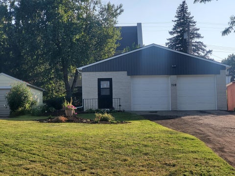 Photo of 719 N Spring Street, New Ulm, MN 56073 (MLS # 7140060)