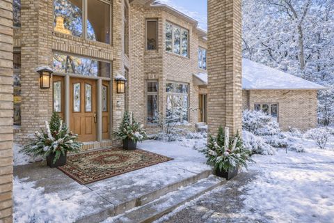 4 W Bay Lane North Oaks MN 55127