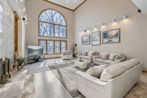 4 W Bay Lane North Oaks MN 55127