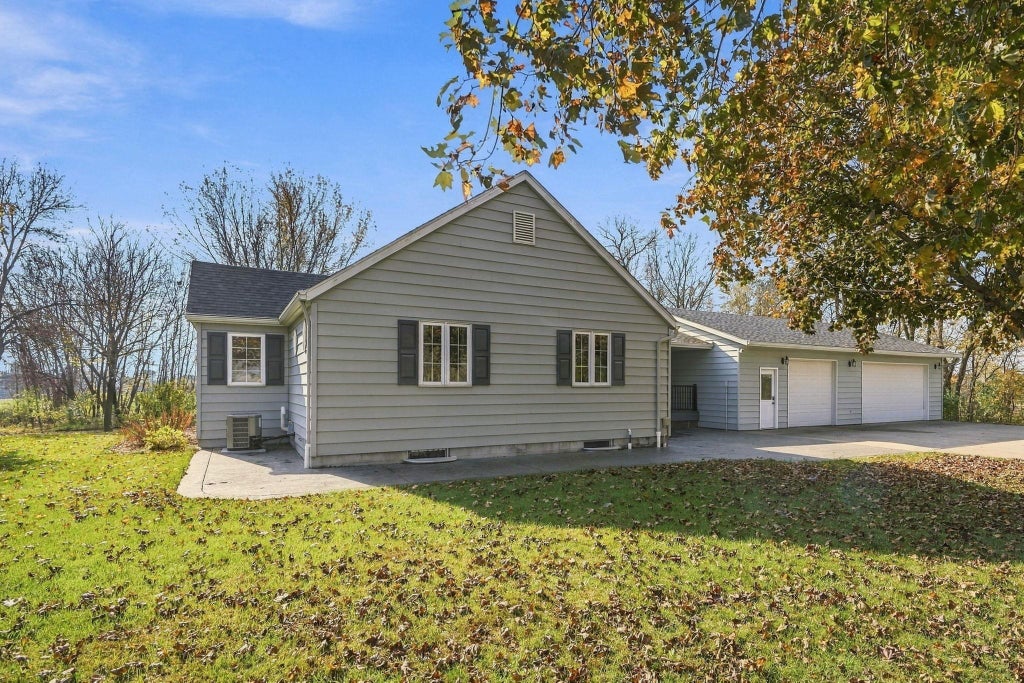 Photo of 1514 23rd Street, Glencoe, MN 55336 (MLS # 7165779)